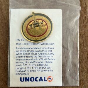 Dodgers vs White Sox Unocal 1959 Pin #5
